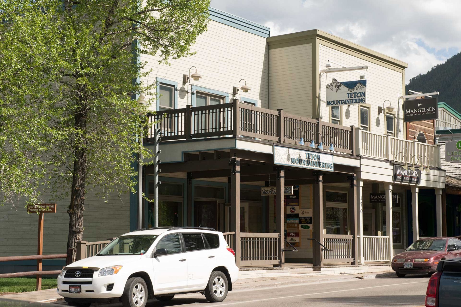 Teton Mountaineering Jackson Hole Traveler